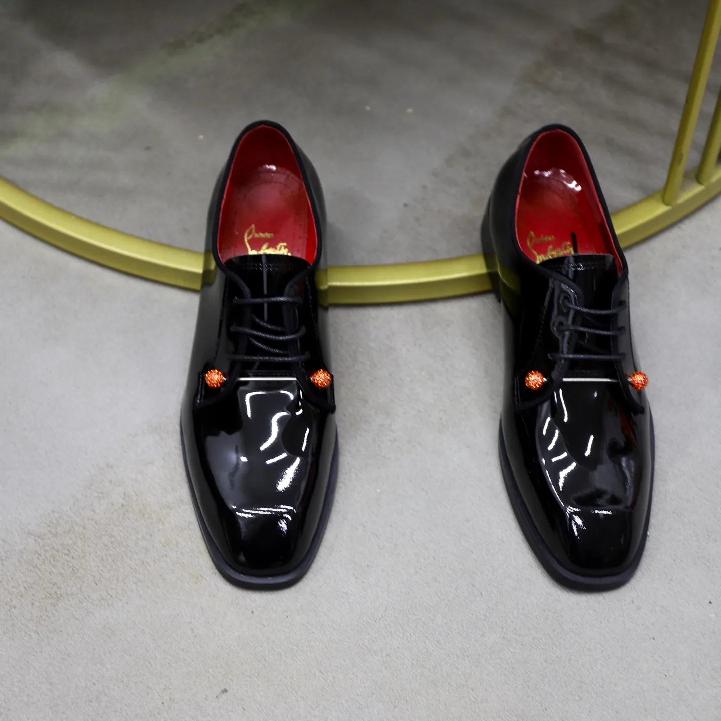 Ex-factory price: 680💰Christia*.Loubouti*🆑High-end men’s business formal leather shoes｜Classic red sole shoes｜Original imported first-layer cowhide｜Water-dyed cowhide lining｜Italian imported red rubber outsole｜High-end luxury｜Perfect interpretation of fashion, sunshine, style, suitable for various occasions Size: 38-44 (customized for 45, 46, 47)